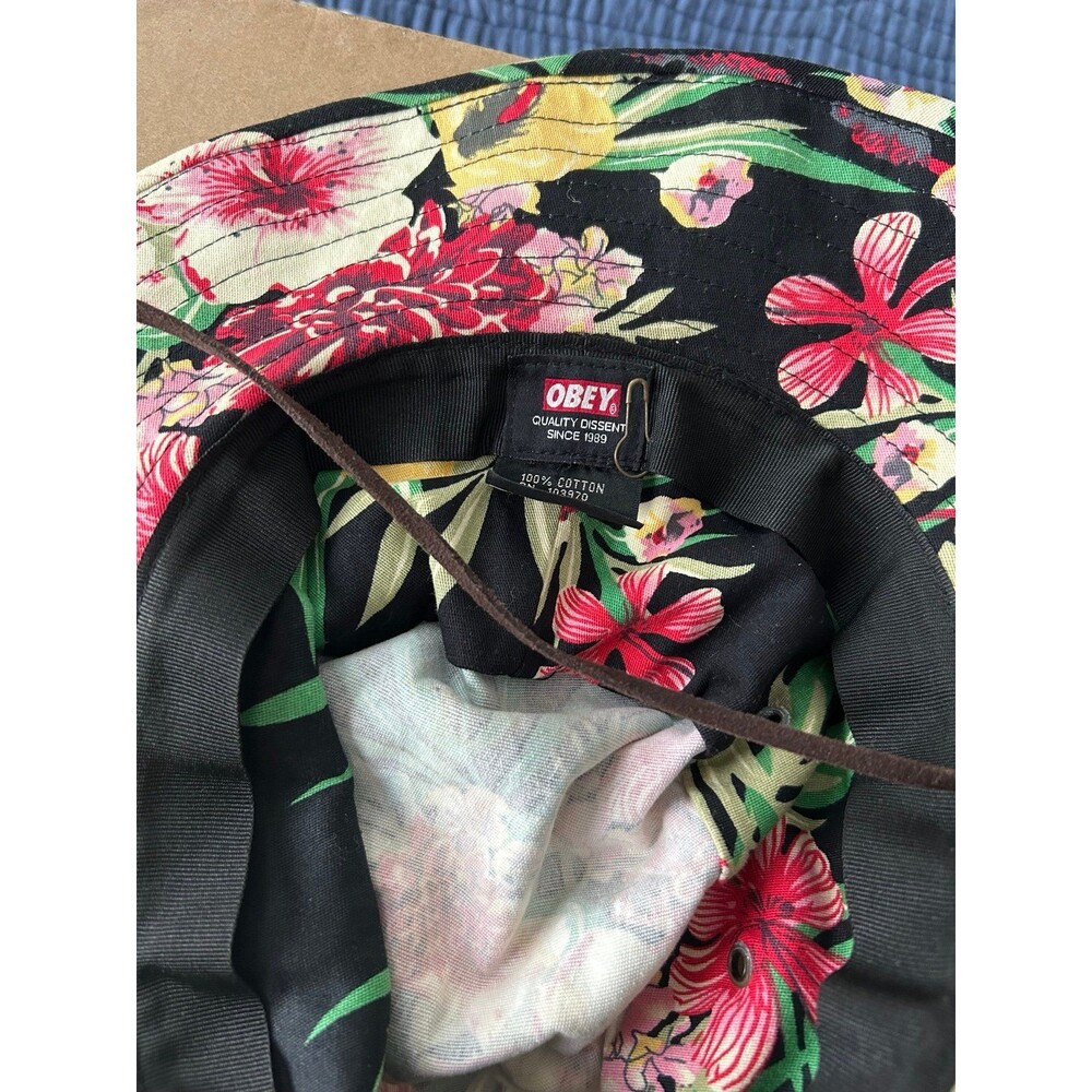 Obey - Picture 3 of 4